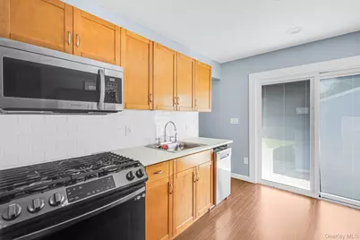 646 S 7th Street, Lindenhurst, NY 11757 - Photo 12