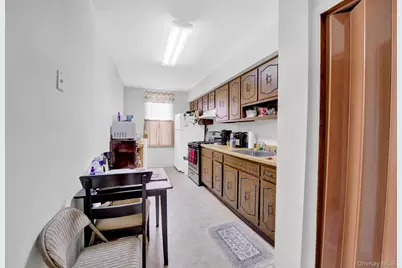 70-29 68 Th Place, Glendale, NY 11385 - Photo 14