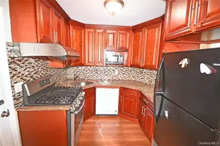 1047 N 7th St, New Hyde Park, NY 11040 - Photo 6