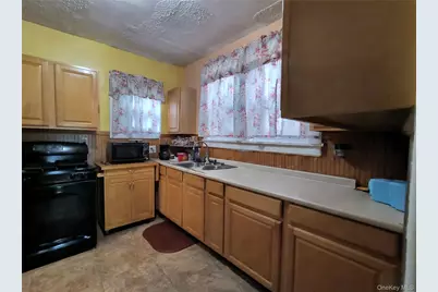 492 1st Street, Newburgh, NY 12550 - Photo 4