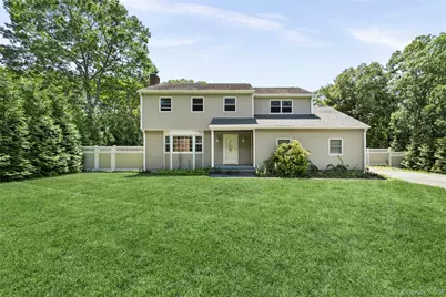 39 Sherwood Road, Hampton Bays, NY 11946 - Photo 2