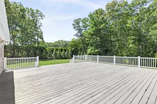 39 Sherwood Rd, Hampton Bays, NY 11946 - Photo 16