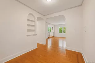 2160 Bronx Pk E, Bronx, NY 10462 - Photo 4