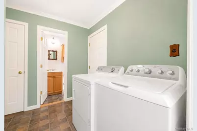 18 Elkin Drive, Middle Island, NY 11953 - Photo 14
