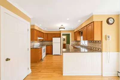 18 Elkin Drive, Middle Island, NY 11953 - Photo 10