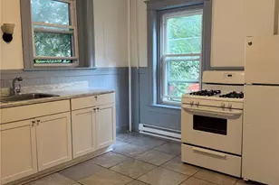 76 S Hamilton St, Poughkeepsie, NY 12601 - Photo 4