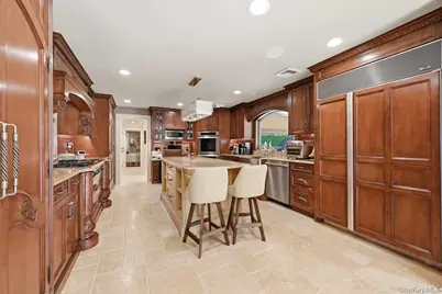 2 Kalb Court, Dix Hills, NY 11746 - Photo 10