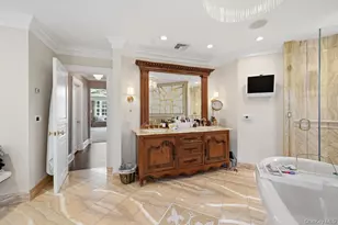 2 Kalb Ct, Dix Hills, NY 11746 - Photo 26