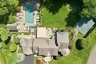 2 Kalb Ct, Dix Hills, NY 11746 - Photo 2