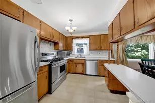 38 Stockbridge Rd, Yonkers, NY 10710 - Photo 12