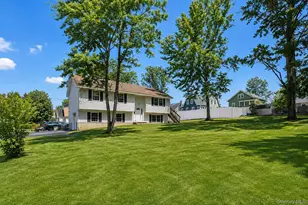 25 Clinton St, Middletown, NY 10940 - Photo 2