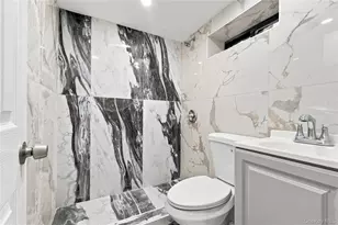 99-02 200th St, Hollis, NY 11423 - Photo 16