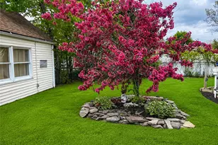 29 Torrey Pine Ln, Medford, NY 11763 - Photo 22