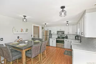 29 Torrey Pine Ln, Medford, NY 11763 - Photo 6