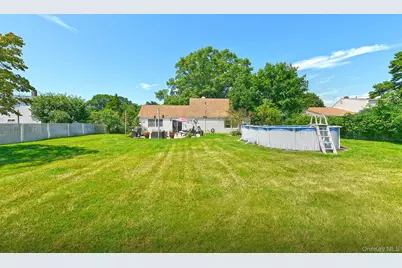29 Torrey Pine Lane, Medford, NY 11763 - Photo 18