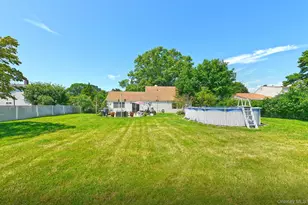 29 Torrey Pine Ln, Medford, NY 11763 - Photo 18
