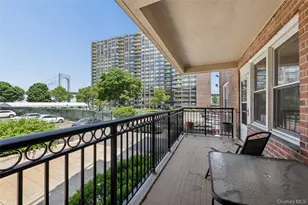 162-41 Powells Cove Blvd, Whitestone, NY 11357 - Photo 12