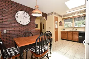 273 Deer Rd, Ronkonkoma, NY 11779 - Photo 10