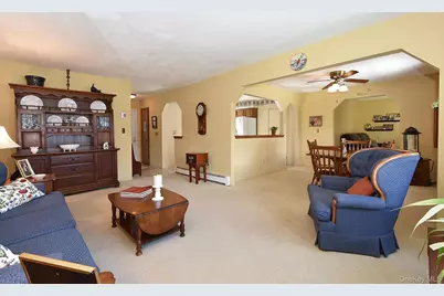 273 Deer Road, Ronkonkoma, NY 11779 - Photo 12