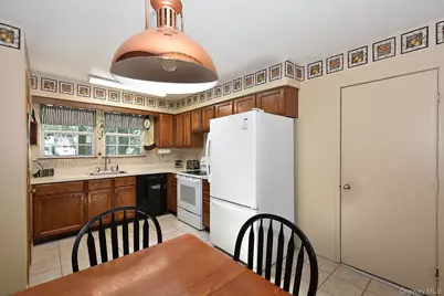 273 Deer Road, Ronkonkoma, NY 11779 - Photo 6