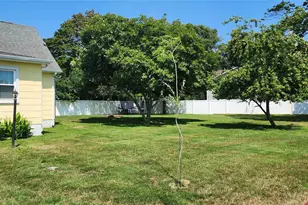 9 Babylon Rd, Mastic Beach, NY 11951 - Photo 16