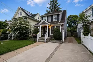 98 Willow Ave, Hempstead, NY 11550 - Photo 2