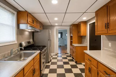 98 Willow Avenue, Hempstead, NY 11550 - Photo 8