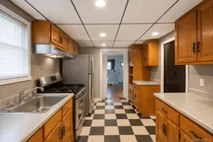 98 Willow Ave, Hempstead, NY 11550 - Photo 8