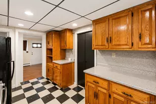 98 Willow Ave, Hempstead, NY 11550 - Photo 10