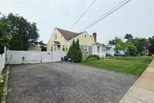 146 Lincoln Rd, Hempstead, NY 11550 - Photo 2