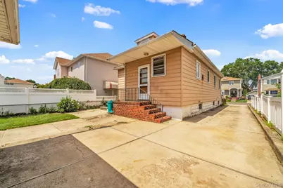 1073 Concord Street, Franklin Square, NY 11010 - Photo 2