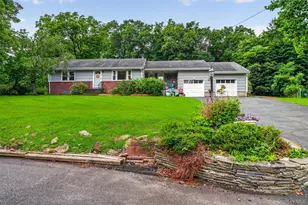 11 Lorraine Ct, New City, NY 10956 - Photo 2