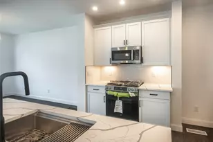 201 B Elm St, New Rochelle, NY 10805 - Photo 10