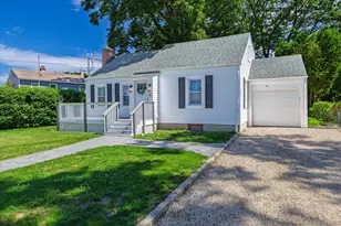 445 Coolidge Dr, Centerport, NY 11721 - Photo 2
