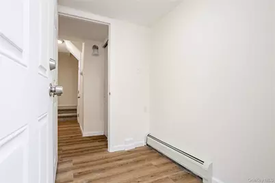 491 Ilyssa Way, New York, NY 10312 - Photo 10