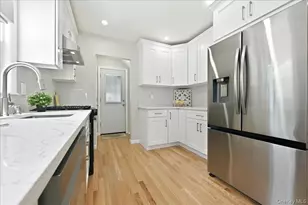 26 Parkside Rd, West Hempstead, NY 11552 - Photo 10