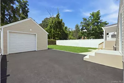 26 Parkside Road, West Hempstead, NY 11552 - Photo 32