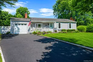 16 Pine Edge Dr, East Moriches, NY 11940 - Photo 2