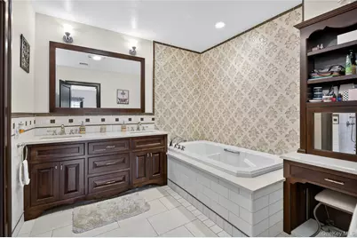 23 Gloria Lane, Huntington, NY 11743 - Photo 16