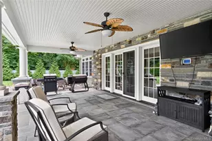 23 Gloria Ln, Huntington, NY 11743 - Photo 44