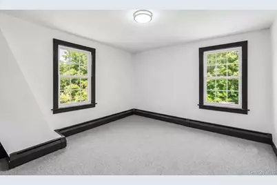 180 Quaker Street, Wallkill, NY 12589 - Photo 32