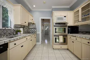 404 Prescott St, Yonkers, NY 10701 - Photo 18