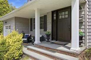 1 Wenmore Ct, Commack, NY 11725 - Photo 2