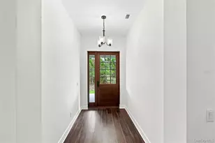 8146 Tropicaire, North Venice, FL 34291 - Photo 4