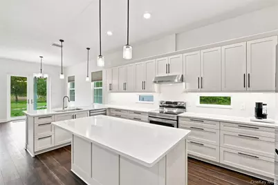 8146 Tropicaire, North Venice, FL 34291 - Photo 10