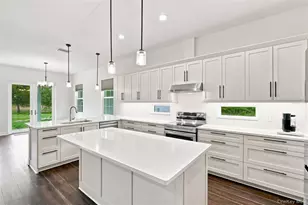 8146 Tropicaire, North Venice, FL 34291 - Photo 10