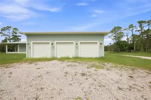 8146 Tropicaire, North Venice, FL 34291 - Photo 2