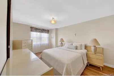 561 Logan Avenue, Bronx, NY 10465 - Photo 6
