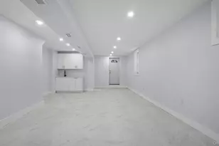 4081 Grace Ave, Bronx, NY 10466 - Photo 16