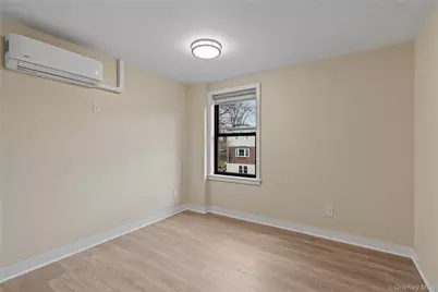 135 Wakefield Avenue #401, Yonkers, NY 10704 - Photo 6